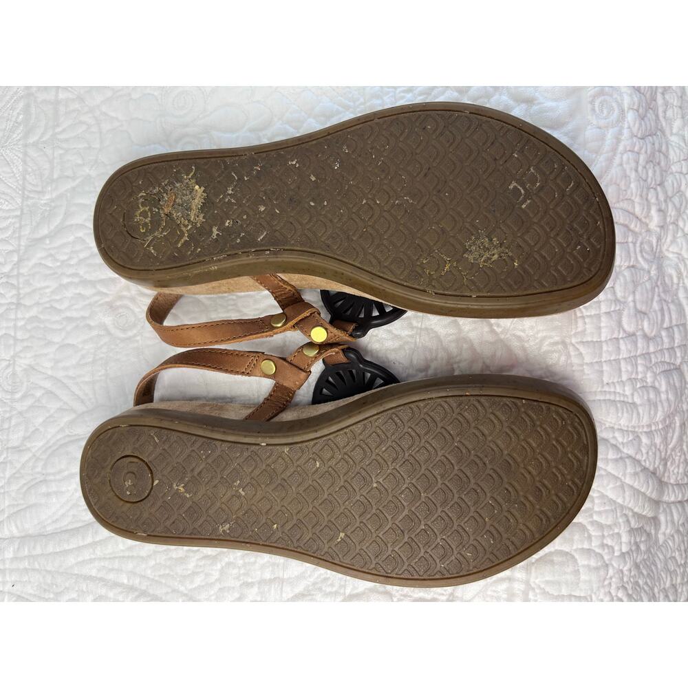 Ugg Women's Tan Leather Strap Flat Vacation Summer Sandals - Size 7 - Picture 3 of 10